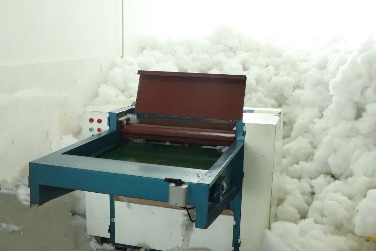 壹陆捌毛绒玩具工厂松棉准备生产现场