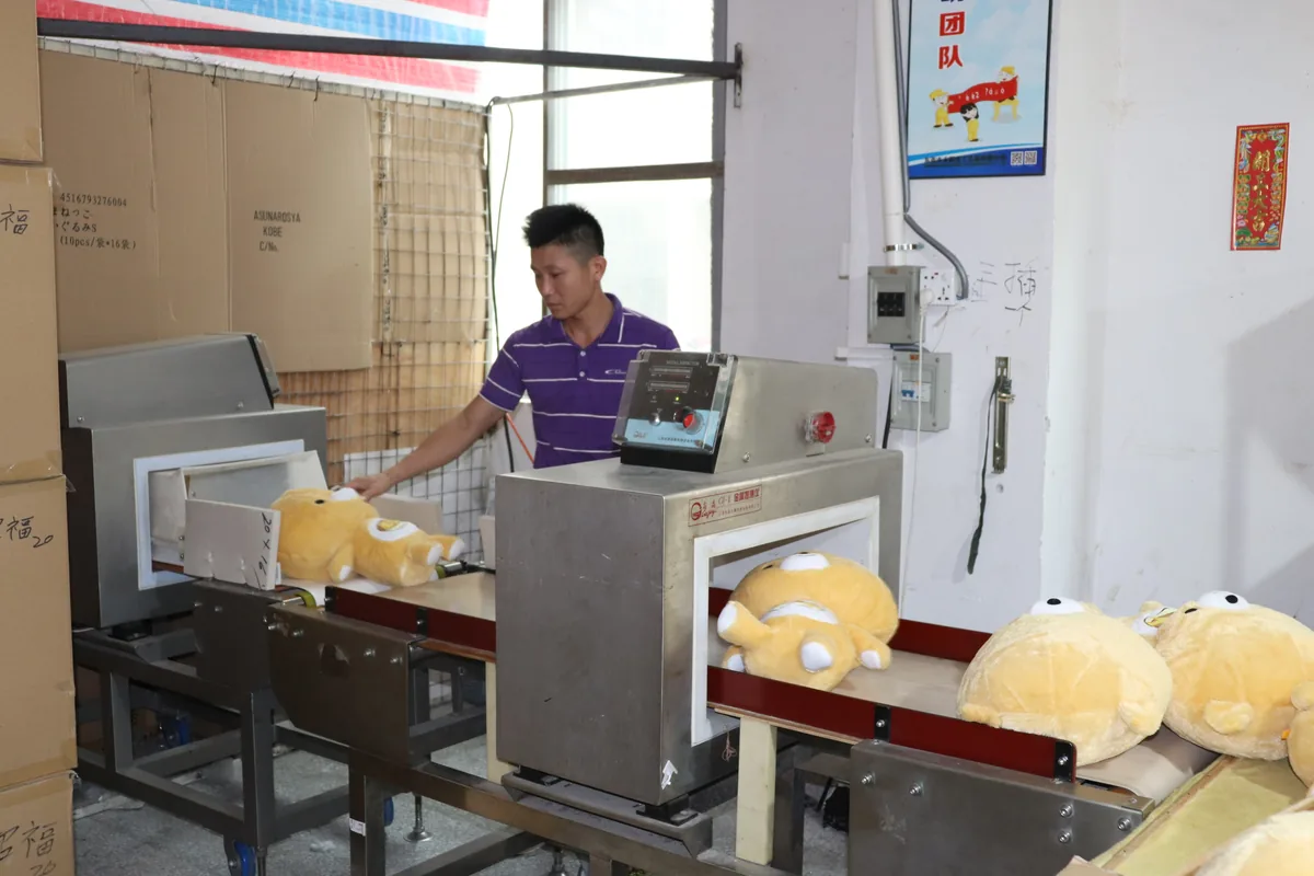 壹陆捌毛绒玩具工厂验针检查生产现场